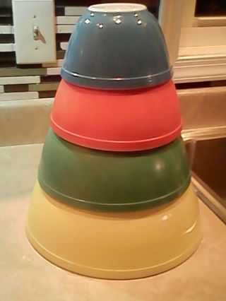 Vintage Pyrex Mixing Nesting Bowl Set Primary Colors Set Of 4
