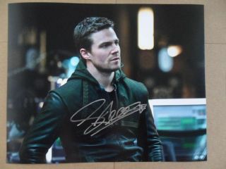 Stephen Amell Signed Autographed Photo " Legends "