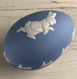 Blue Wedgwood Jasperware Peter Rabbit Bunny Egg Shaped Vintage Trinket Box