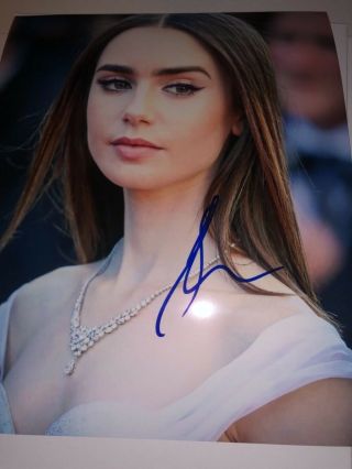 Lily Collins Signed 8 X 10 Photo Autograph Picture Auto Hollywood Vampires