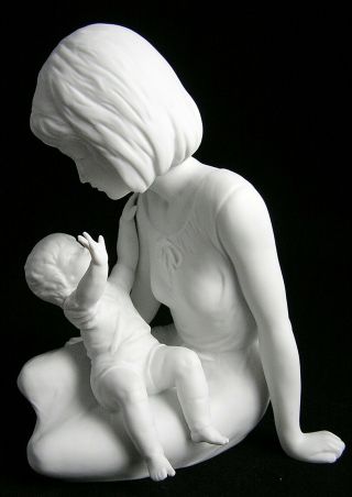 Ak Kaiser Porcelain Bisque " Mother & Child " Figure 658 Limited Ed.  Signed Exc.