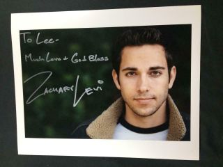 Autographed Zachary Levi Chuck Authentic Signed Tv Actor Photo A83