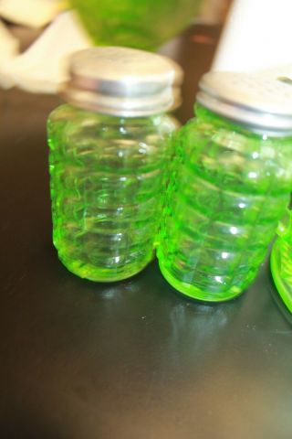 Depression Glass green - squared look sugar jar and salt and pepper shakers 2