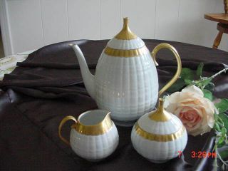 Vintage Hutschenreuther Bavarian Teapot With Creamer And Covered Sugar Bowl