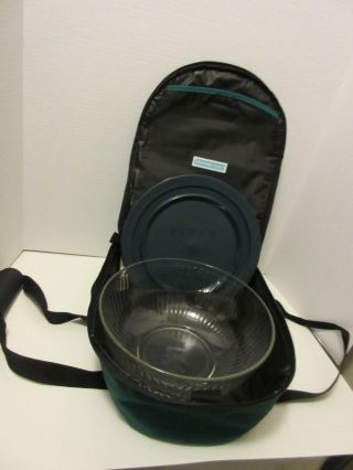 Pyrex Portables Hot Or Cold,  Thermal Green Bag With 4.  5 Qt Covered Bowl -