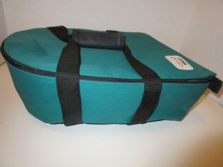Pyrex Portables hot or Cold,  Thermal Green Bag with 4.  5 qt Covered Bowl - 4