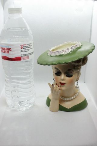 VINTAGE NAPCO LADY HEAD VASE/PLANTER PEARL EARRINGS/NECKLACE GREEN HAT C3307 7