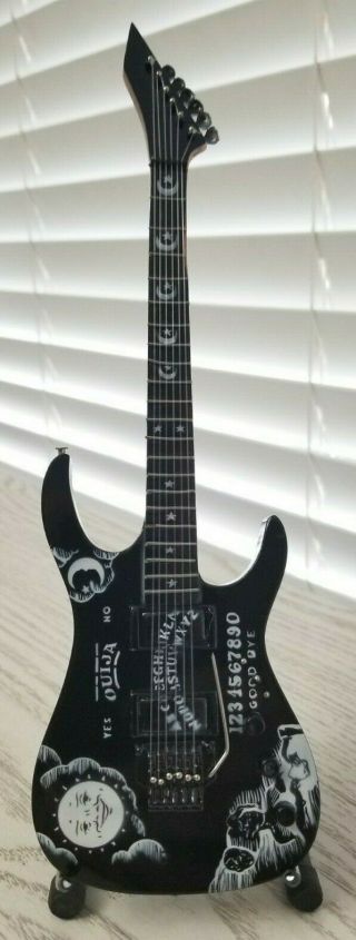 Metallica Kirk Hammet Ouija Tribute Guitar With Stand - Mca 046