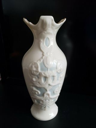 Vintage Belleek Fine Irish Porcelain Flower Vase 8 1/4 " Tall.  Base 2 1/2 " Raund