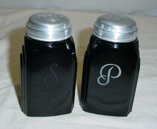 Vintage Mckee Roman Arch Art Deco Black Glass Salt & Pepper Shakers