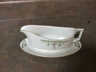 Vintage Heinrich H&c Selb Bavaria Gravy Bowl With Attached Underplate 5520