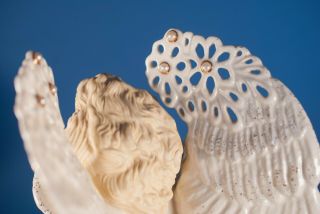 Lenox Florentine & Pearl Lighted Angel Figurine 7