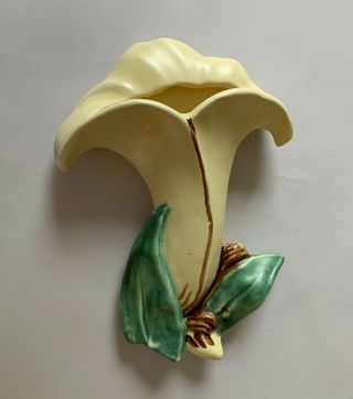 VINTAGE 1940 ' S MCCOY LILY FLOWER WALL POCKET - YELLOW W/HAND DECORATION 5