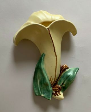 VINTAGE 1940 ' S MCCOY LILY FLOWER WALL POCKET - YELLOW W/HAND DECORATION 6