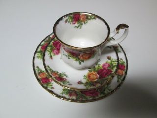 Vintage Royal Albert Old Country Roses Tea Cup Saucer Plate Set Bone China 1962