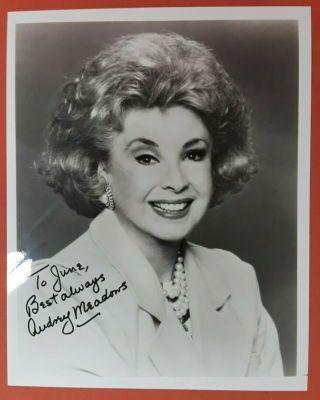 Vintage Hand Signed B&w Photo Of Audrey Meadows The Honeymooners