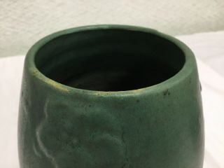 Antique Zanesville Matte Green Arts And Crafts Pottery Vase 8 5/8 Inch 8