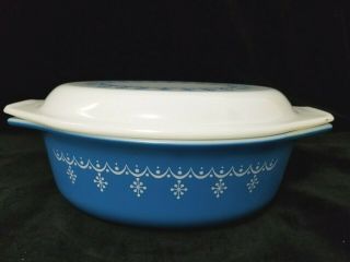 Vintage Pyrex 1 1/2 Quart Casserole Dish Ovenware Blue Snowflake Garland 043