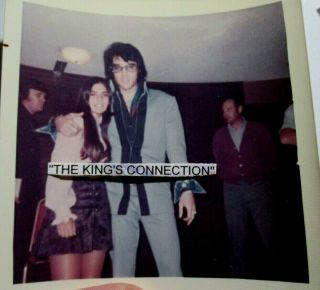 Photo - Unseen - Elvis Standing With Fan In Hallway Of Hotel In Vegas