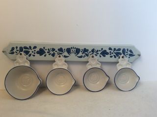Vintage Pfaltzgraff Yorktowne Set Of 4 Measuring Cups With Hanging Rack Euc