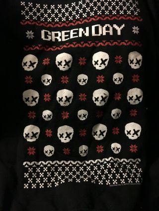 Men’s,  Green Day Holiday Christmas Sweatshirt,  Size Large
