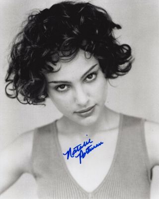 Natalie Portman " Autographed " 8x10 Photo Young,  Gorgeous Pose