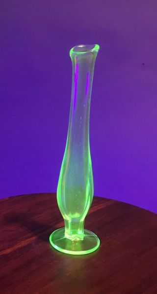 Vintage Green Vaseline Uranium Glass Bud Vase 8 " Tall.
