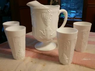 Indiana Colony Harvest Grape Raised 10 " Milk Glass Pitcher And 4 Matching Glasse