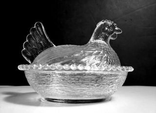 Vintage Indiana Glass Nesting Hen Chicken On Nest Basket Covered Candy/nut Dish