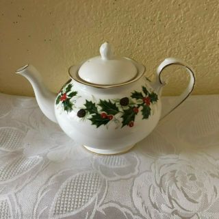 Royal Grafton Fine Bone China Holiday Christmas Holly Tea Pot “noel”