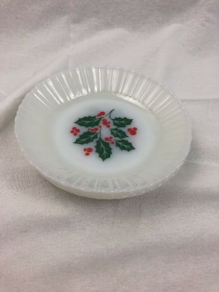 Termocrisa Vintage Holly Pattern 7 1/4 Inch Bowls,  Set Of 4,  Milk Glass