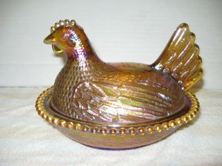 Indiana Carnival Iridescent Amber / Gold Glass Chicken Hen On Nest