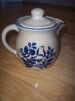 Pfaltzgraff Folk Art Tea Pot 40 Oz Usa 550 Tan/blue