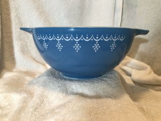 Pyrex Garland Snowflake Blue Cinderella Bowl 442 1 1/2qt
