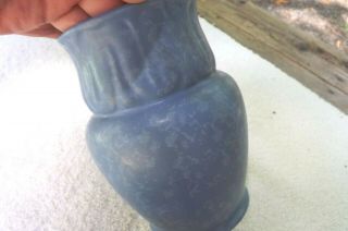 RED WING RUMRILL POTTERY BLUE STIPPLE VASE NUMBER 319 6 1/4 