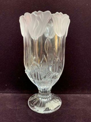 7.  5 " Frosted Tulip Hurricane Vase 24 Full Lead Crystal Made In Poland Euc