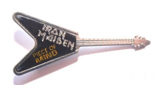 Iron Maiden - Piece Of Mind - Old Og Vtg 1980`s Guitar Shaped Metal Pin Badge