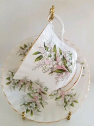 Royal Albert Vintage Cup& Saucer Lily Of The Valley Springtime Series England.