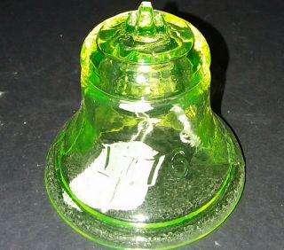 Degenhart Glass Vaseline Bicentennial 1776 - 1976 Liberty Bell Paperweight
