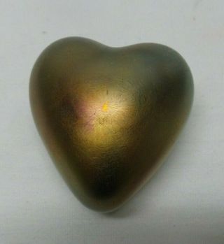 Rhag Robert Held Iridescent Aurene Art Glass Heart Paperweight