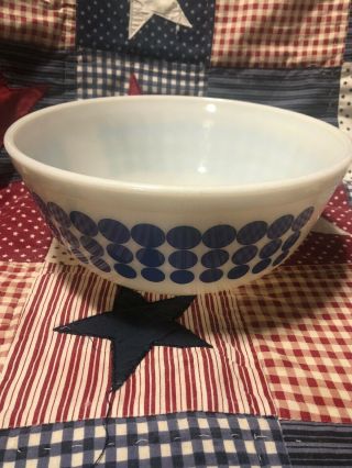 Vintage Pyrex White Blue Polka Dot 403 Mixing Nesting Bowl 2.  5 Quart