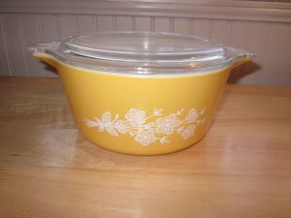 Pyrex 474 - B 1.  5 Qt.  Butterfly Gold Casserole With Clear Lid