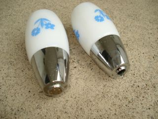 Vtg Corning Ware Cornflower Blue Salt & Pepper Shakers Milk Glass & Metal GEMCO 5