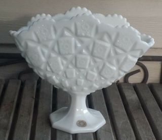 Westmoreland Milk Glass Fan Vase W Label - 7 " Tall - Old Quilt Pattern - Euc