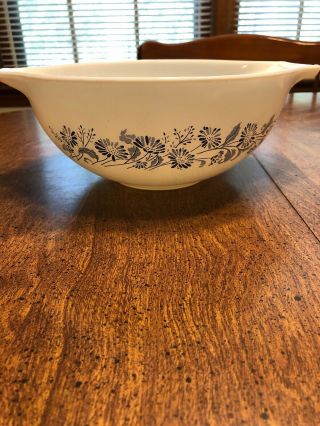 Pyrex Colonial Mist Mixing Bowl 403 Blue W/ White Daisies 2.  5l Stacking