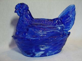 Vtg Cobalt Swirled White Glass Hen On Nest Covered Trinket /candy Dish