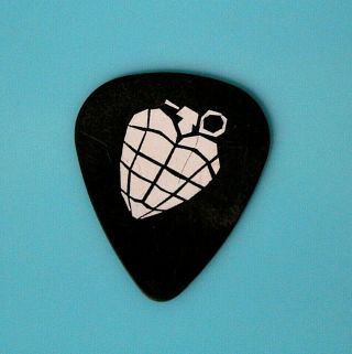 GREEN DAY / Billie Joe Armstrong 2005 Tour Guitar Pick Black/white heart grenade 2