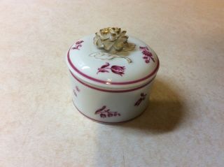 Richard Ginori Red Flowers Covered Box With Gold Trimmed Flower On Lid
