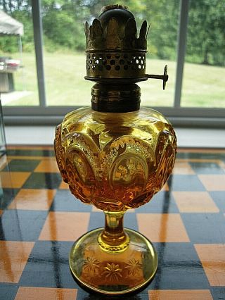Vintage L.  E.  Smith Amber Glass Moon & Stars 6 - 1/4 " Footed Kerosene Oil Lamp
