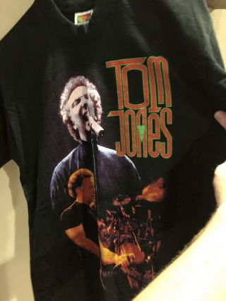 Tom Jones Concert T Shirt Size L No Tag